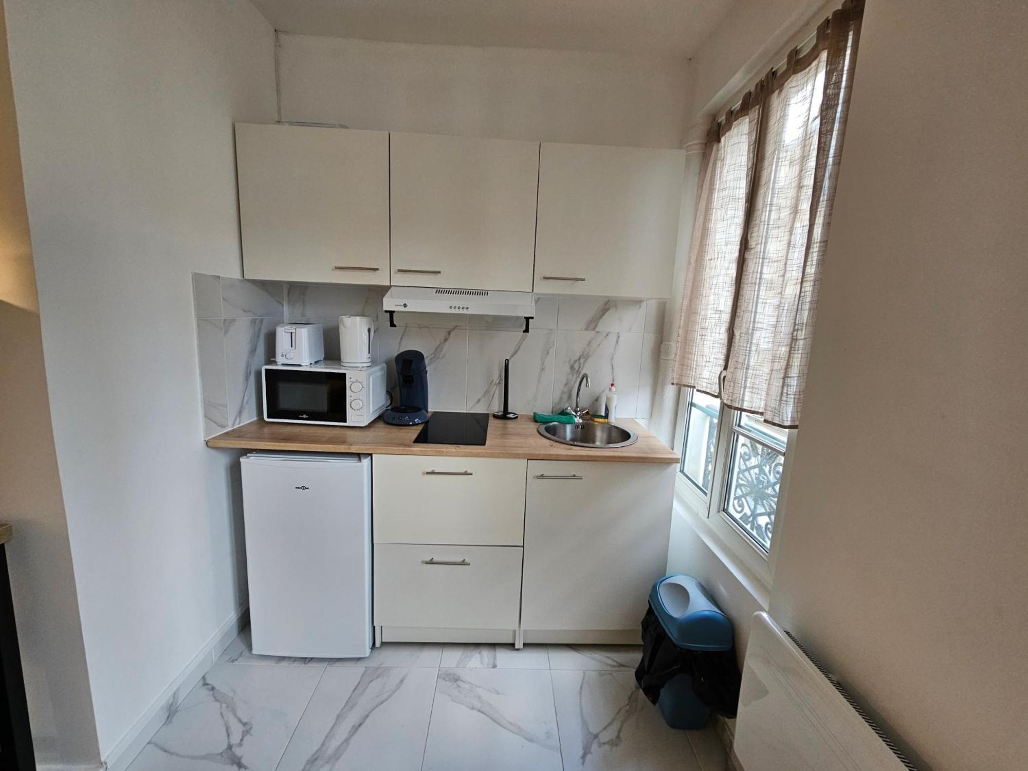 A Clichy Appartement