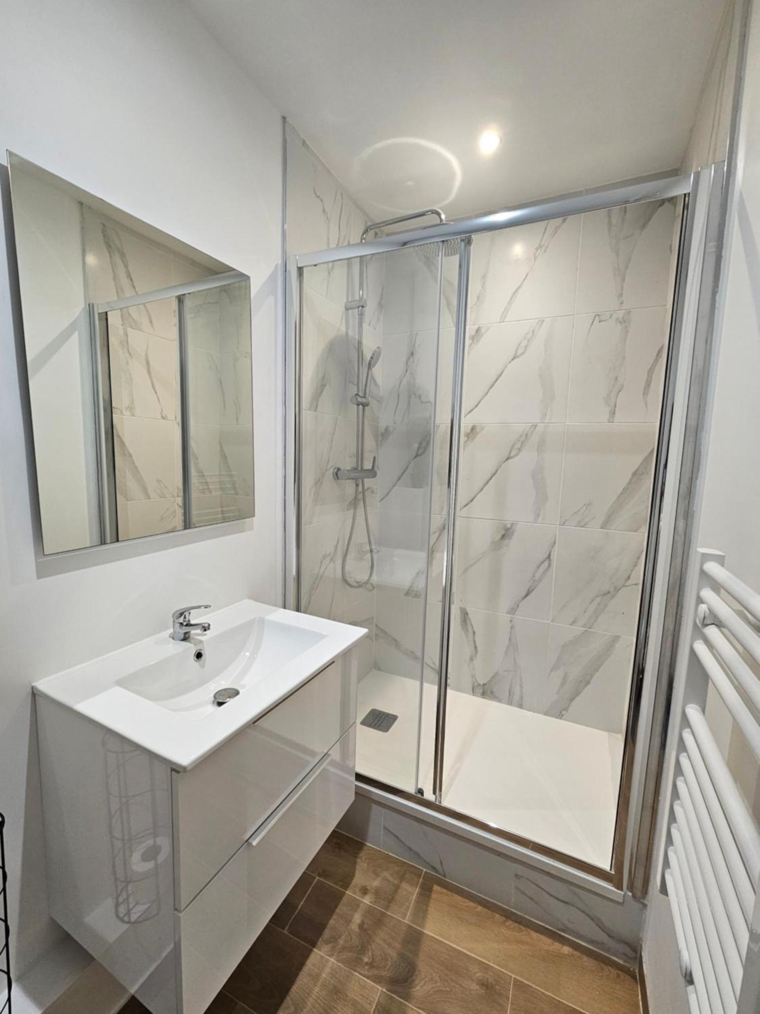 A Clichy Appartement *