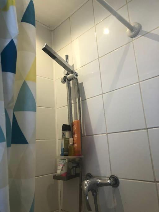 Apartment Coeur Vieux Paris. Pied Du Metro.tout Equipe *