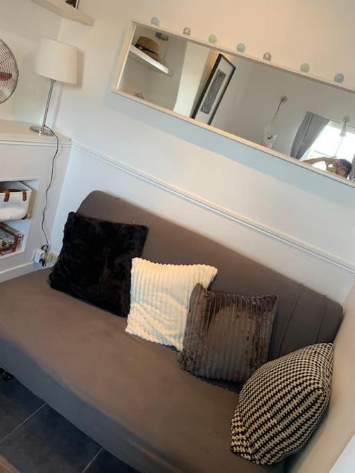 Apartment Coeur Vieux Paris. Pied Du Metro.tout Equipe *