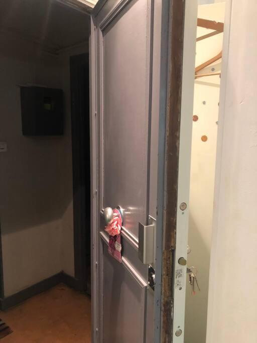 Apartment Coeur Vieux Paris. Pied Du Metro.tout Equipe Paris