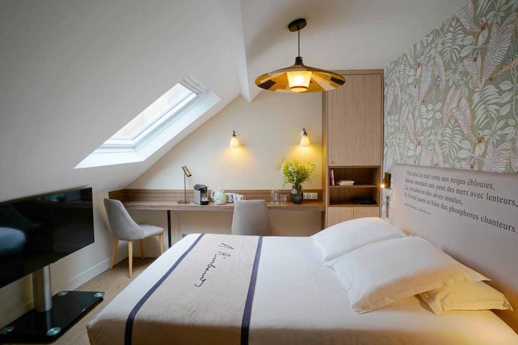 Hotel Litteraire Arthur Rimbaud, Bw Signature Collection