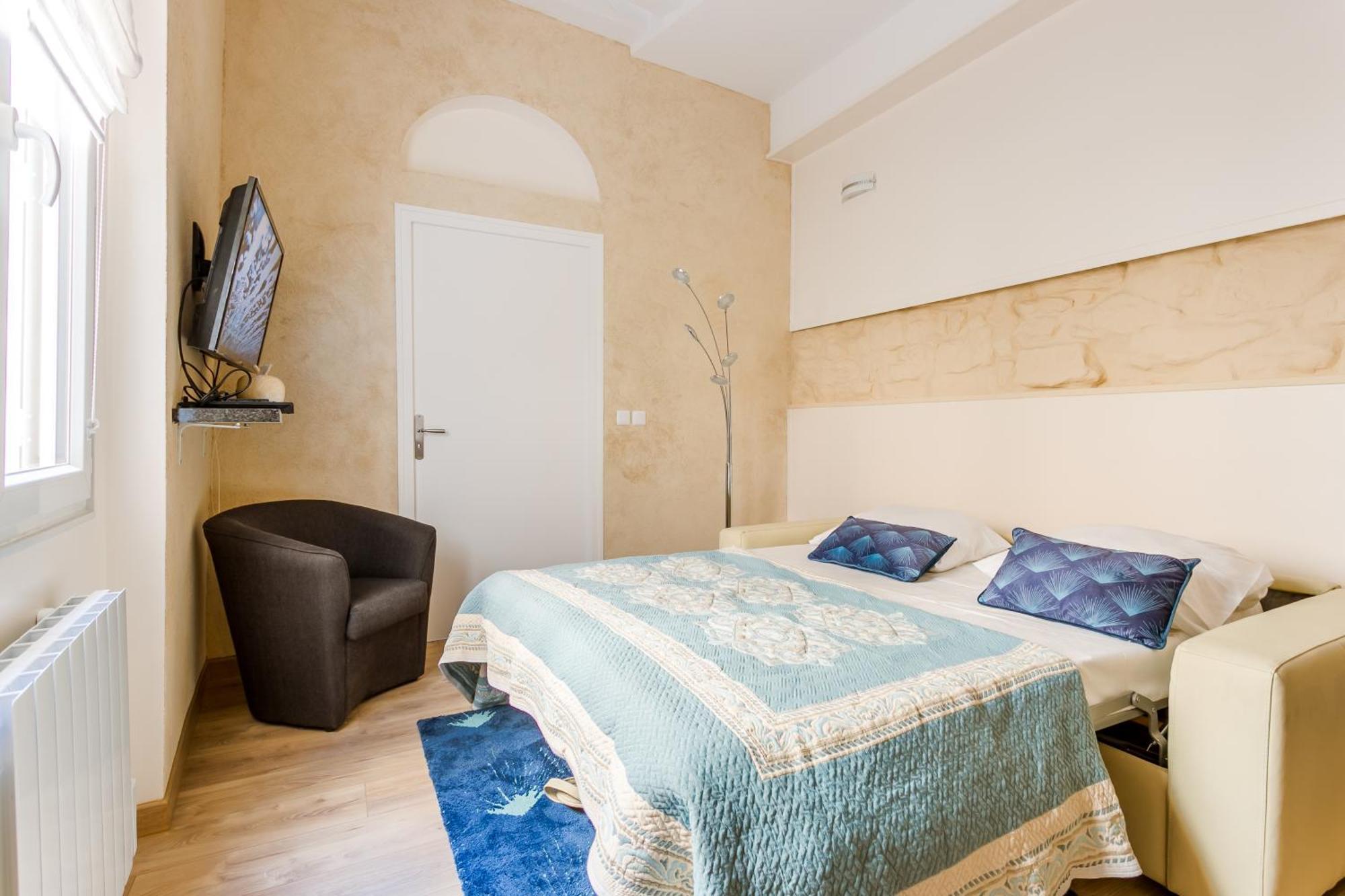 Apartment Marais Saint Paul Ecouffes With Ac Paris