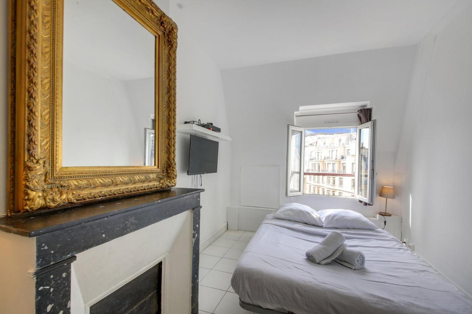 Apartment Tiny House St Honore