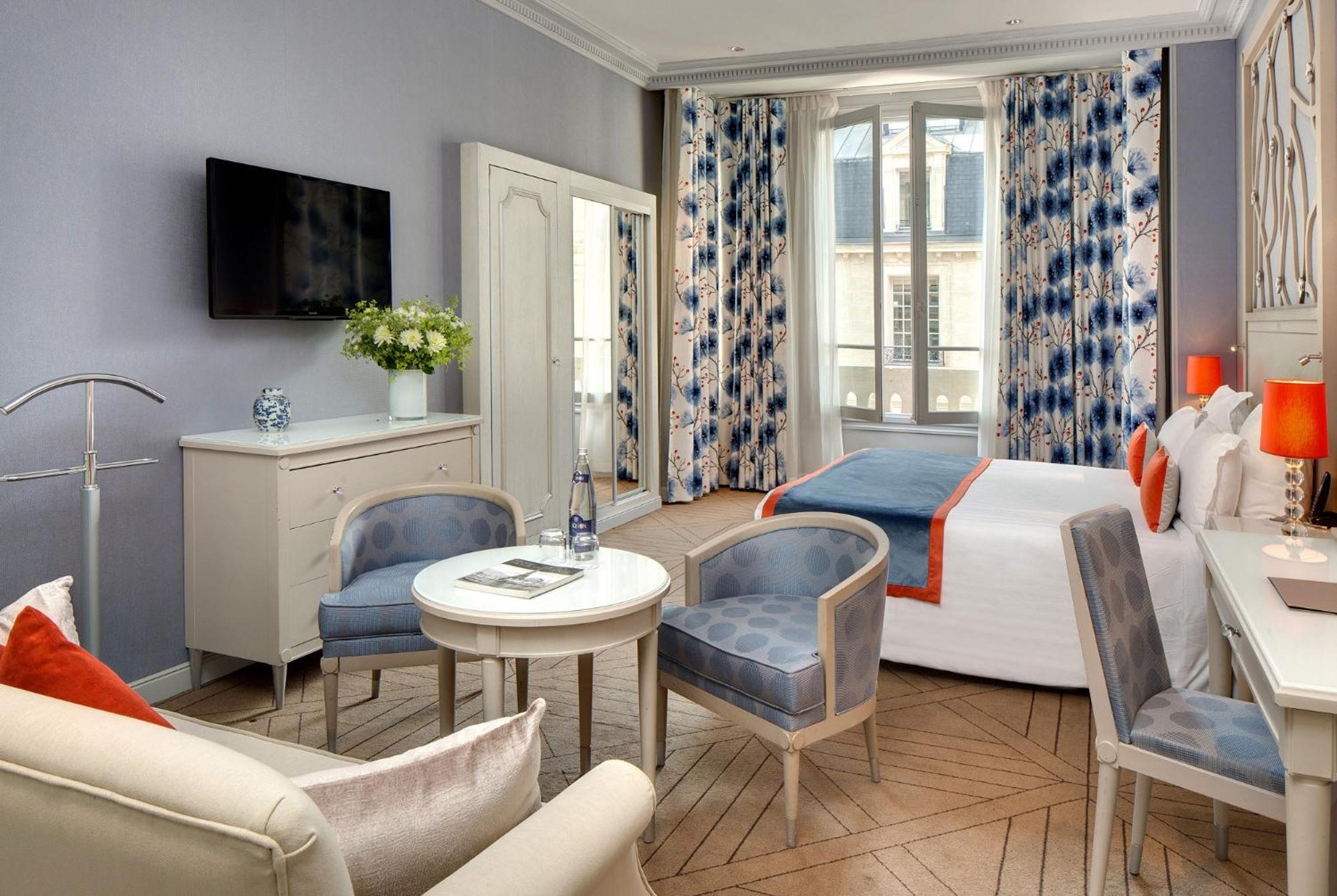 Château Frontenac Hotel Paris