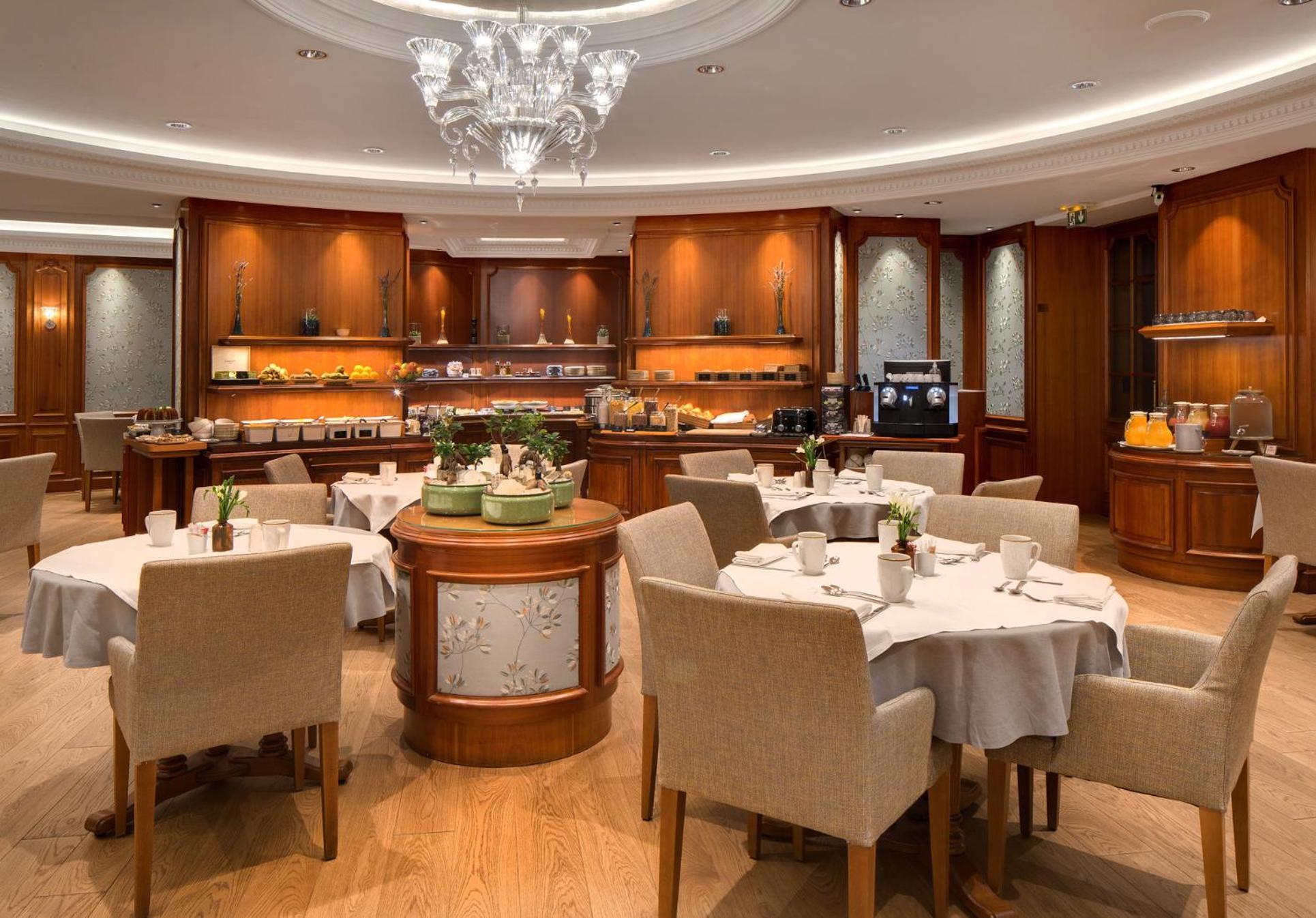Château Frontenac 4* Paris