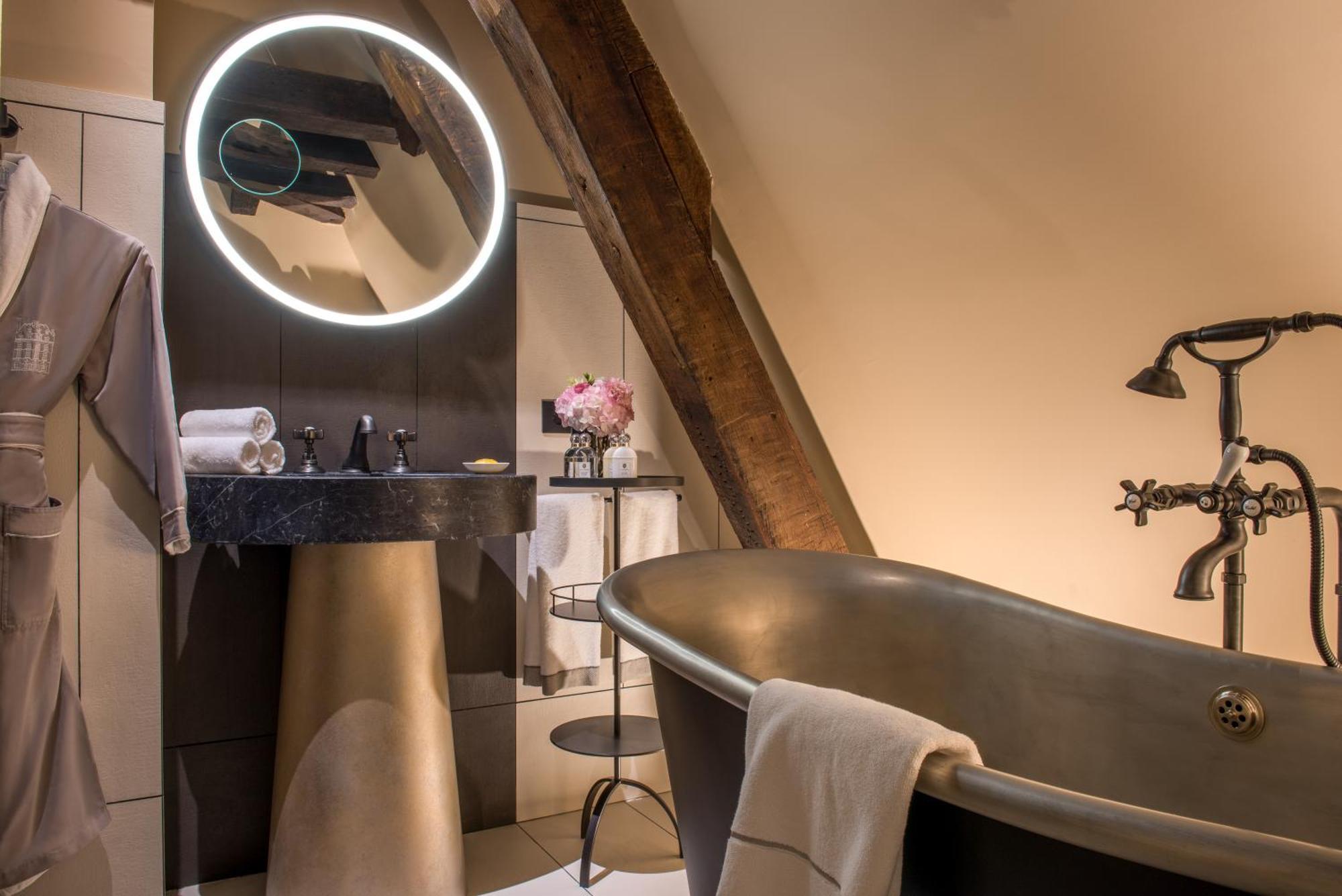 Hotel Cour Des Vosges 5*