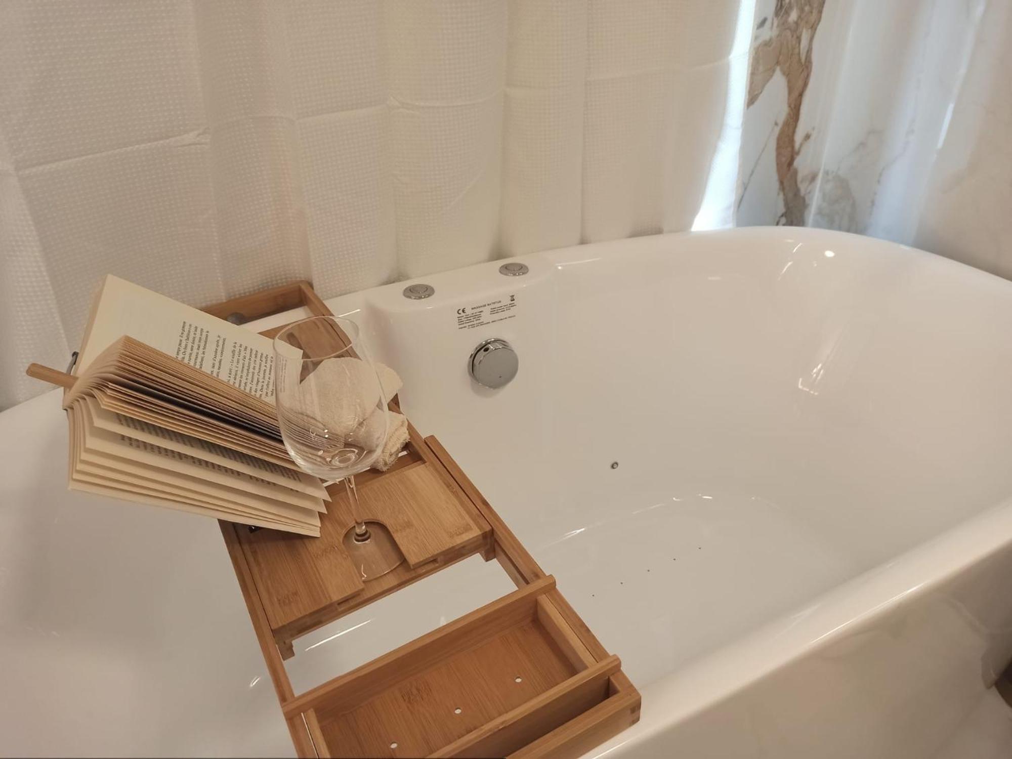 Elegant Avec Baignoire Apartment Paris