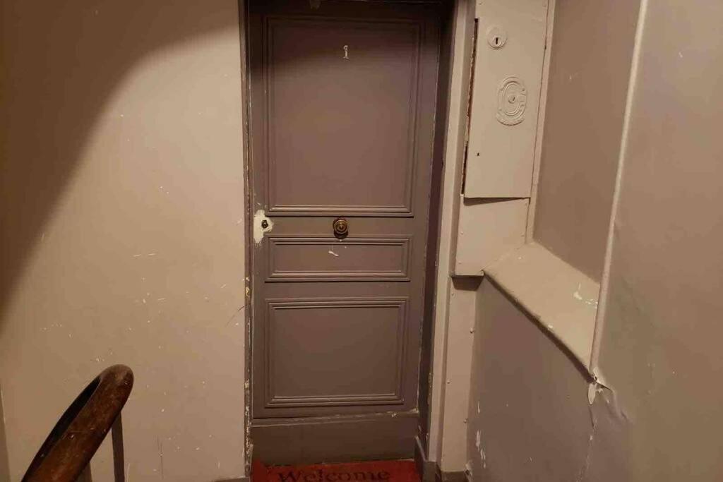 Apartment Charming Saint Germain Pres Rue De Ciseaux Paris