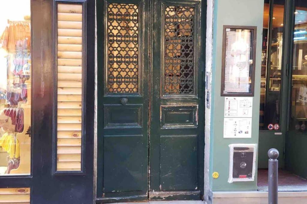 Apartment Charming Saint Germain Pres Rue De Ciseaux Paris