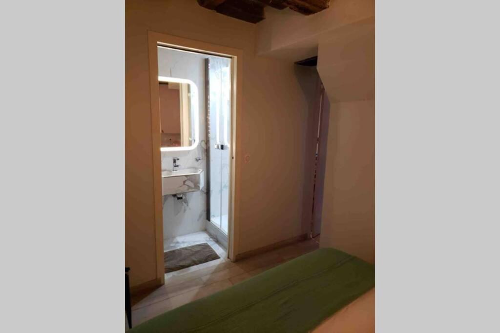Apartment Charming Saint Germain Pres Rue De Ciseaux *