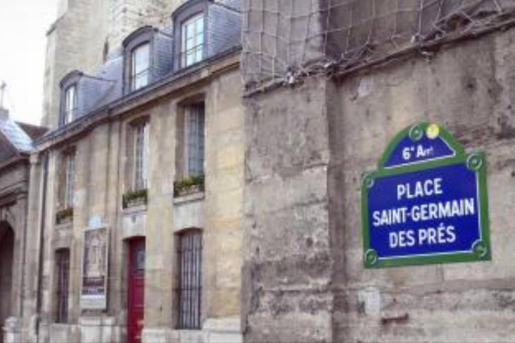 Apartment Charming Saint Germain Pres Rue De Ciseaux Paris