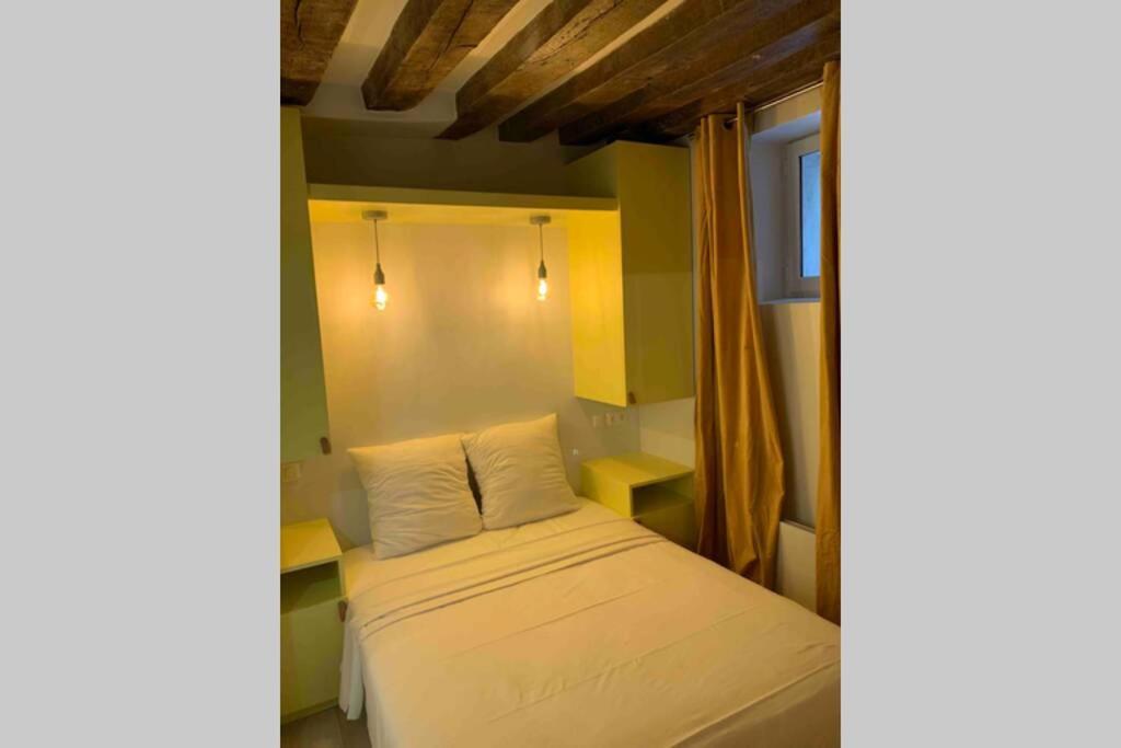 Apartment Charming Saint Germain Pres Rue De Ciseaux Paris