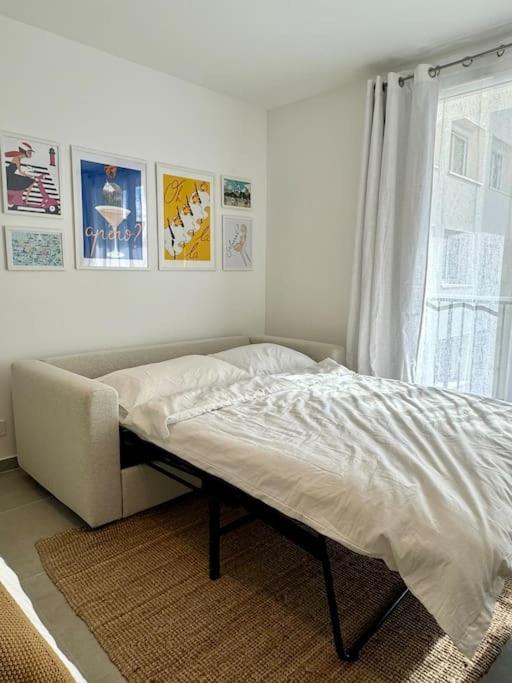 Newly Refurbished Modern Apartment *