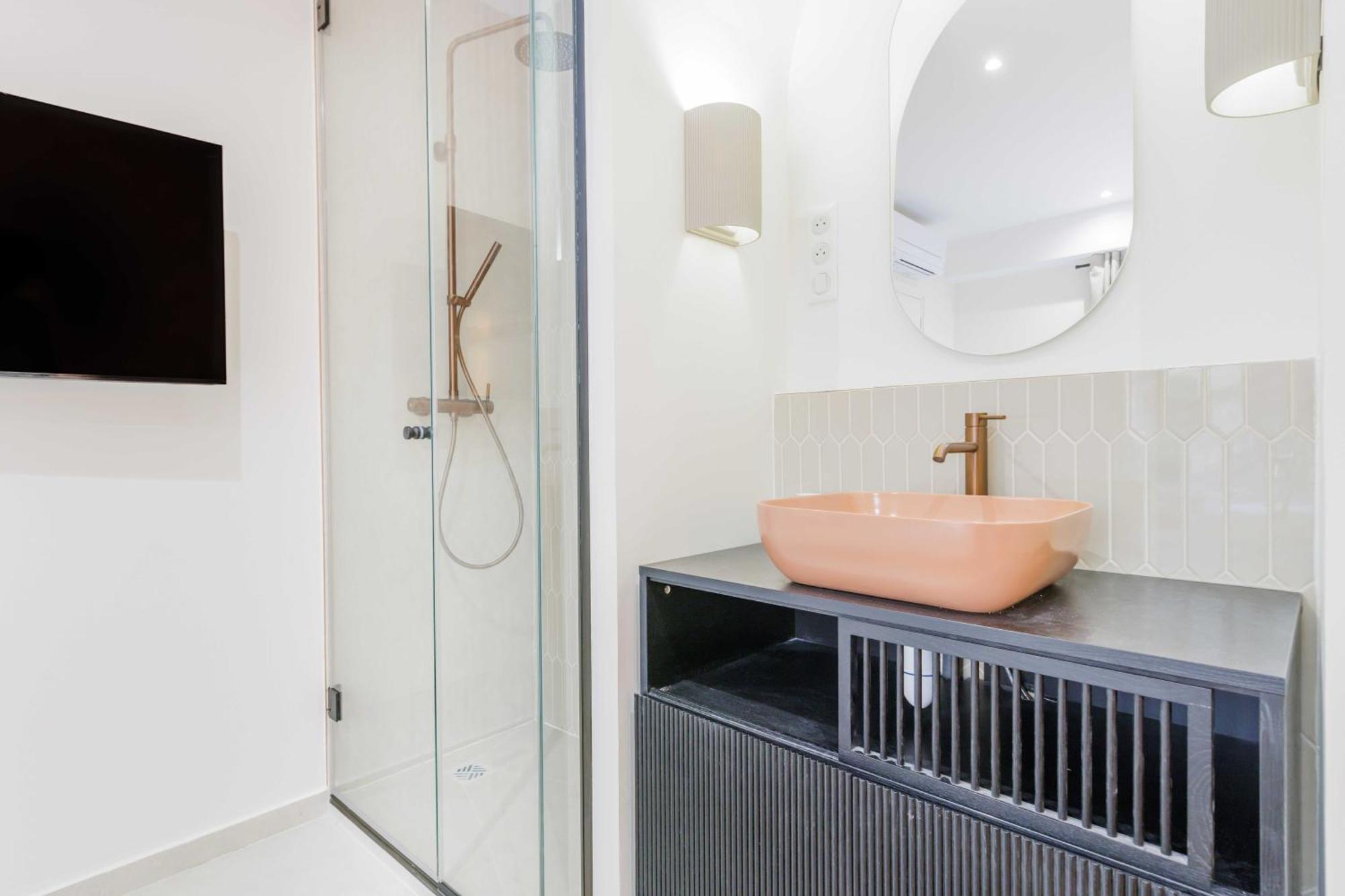 Cozy 2br-6p - Sacre-coeur - Montmartre Apartment