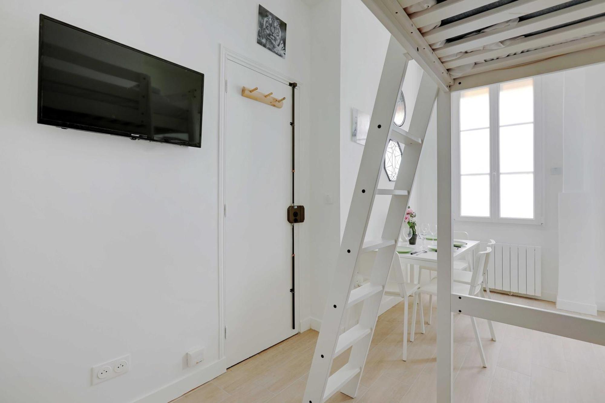 Modern Studio - 4p - Epinettes Paris