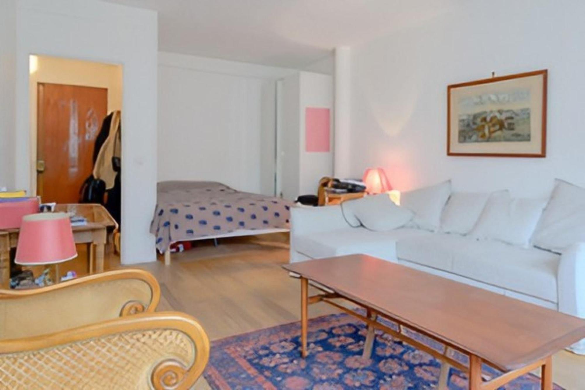 Comfortable Cocoon With Balcony Paris