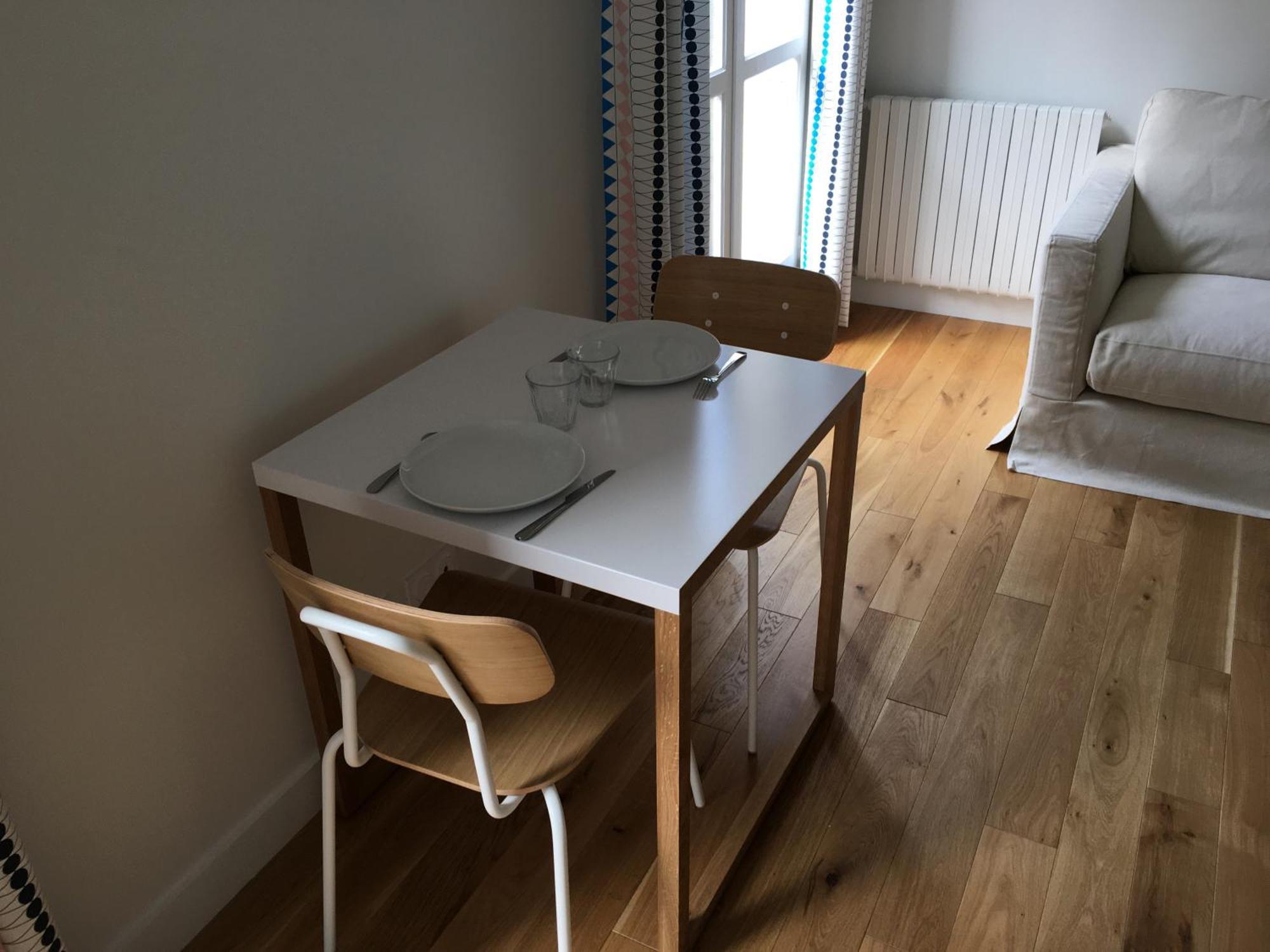 Apartment At Saint-paul, Le Marais Paris