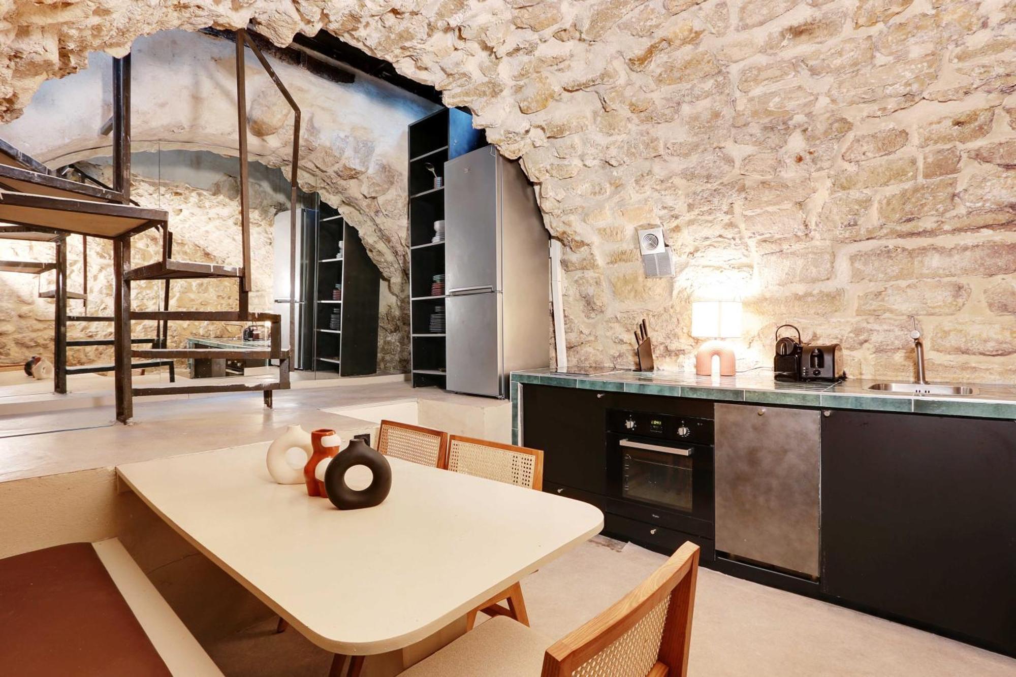 Refinement & Parisian Charm - Marais Apartment