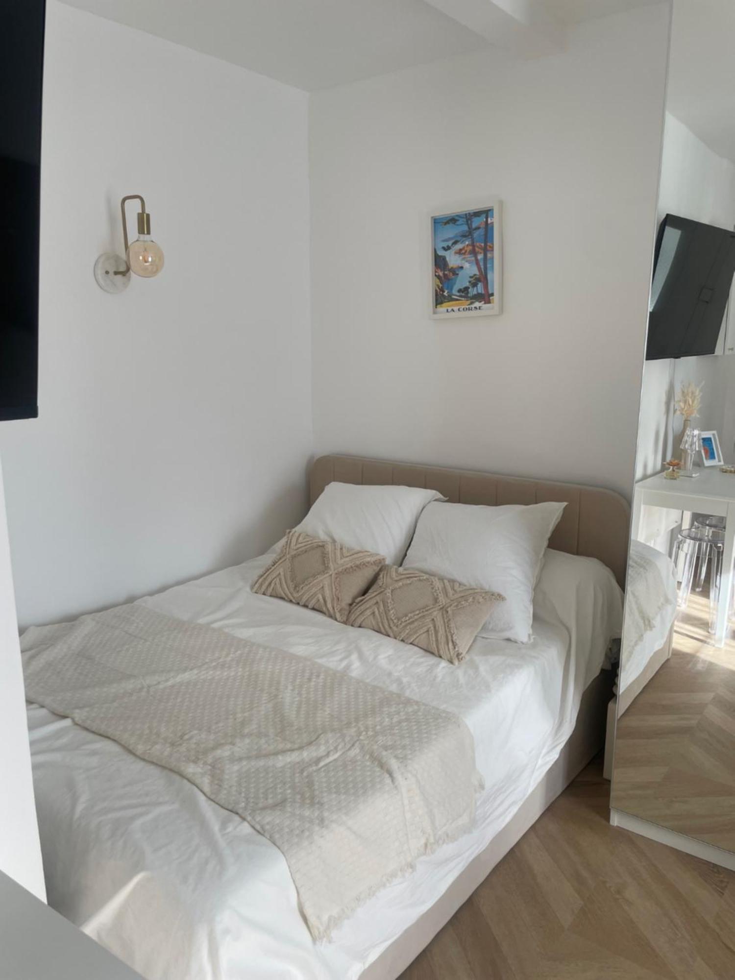 Apartment Perche Sur Les Toits, 16 Eme Quartier Calme Securise- Proche Quai Seine *