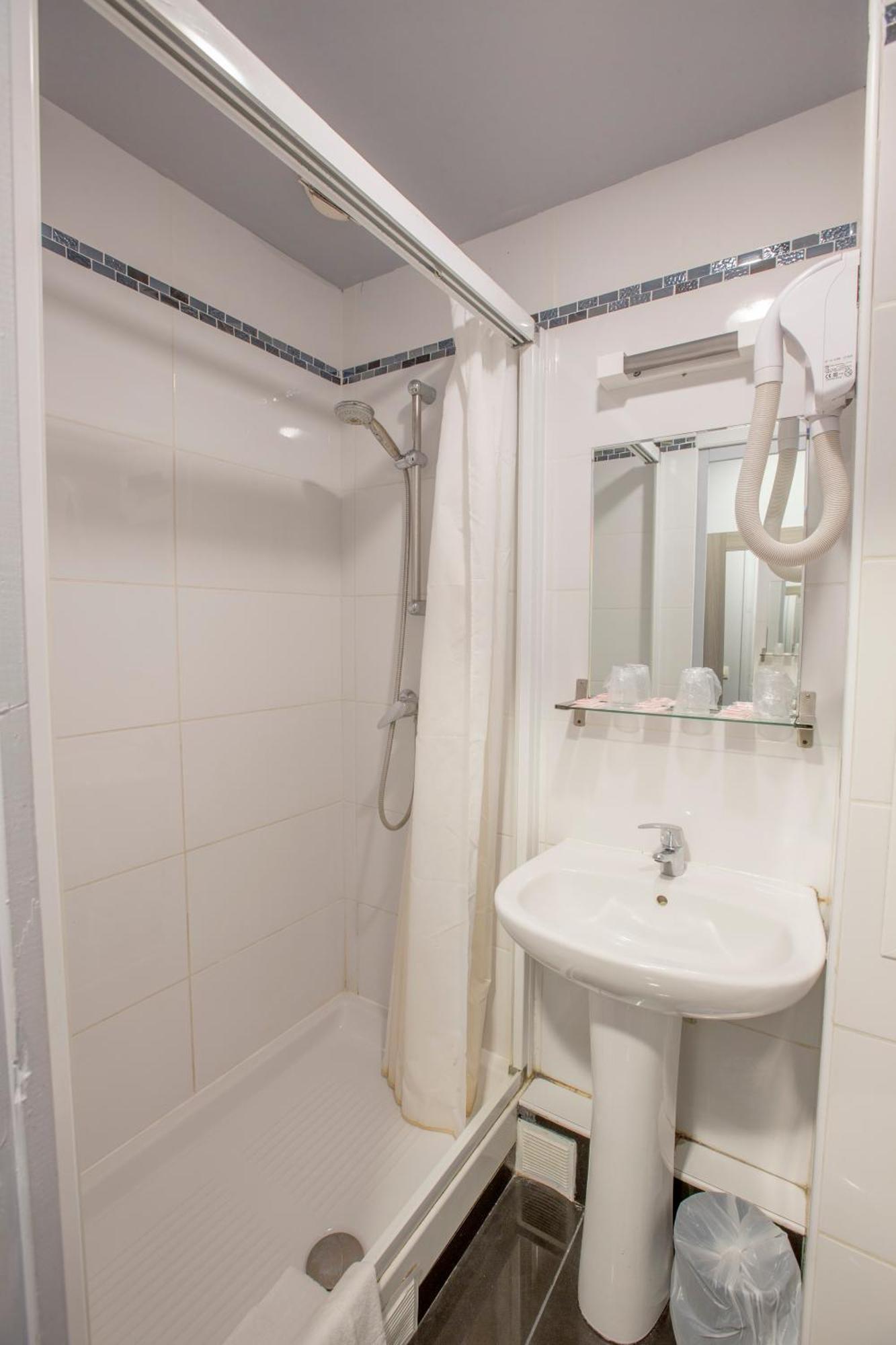 Hotel Hipotel Pere-lachaise Republique 3*