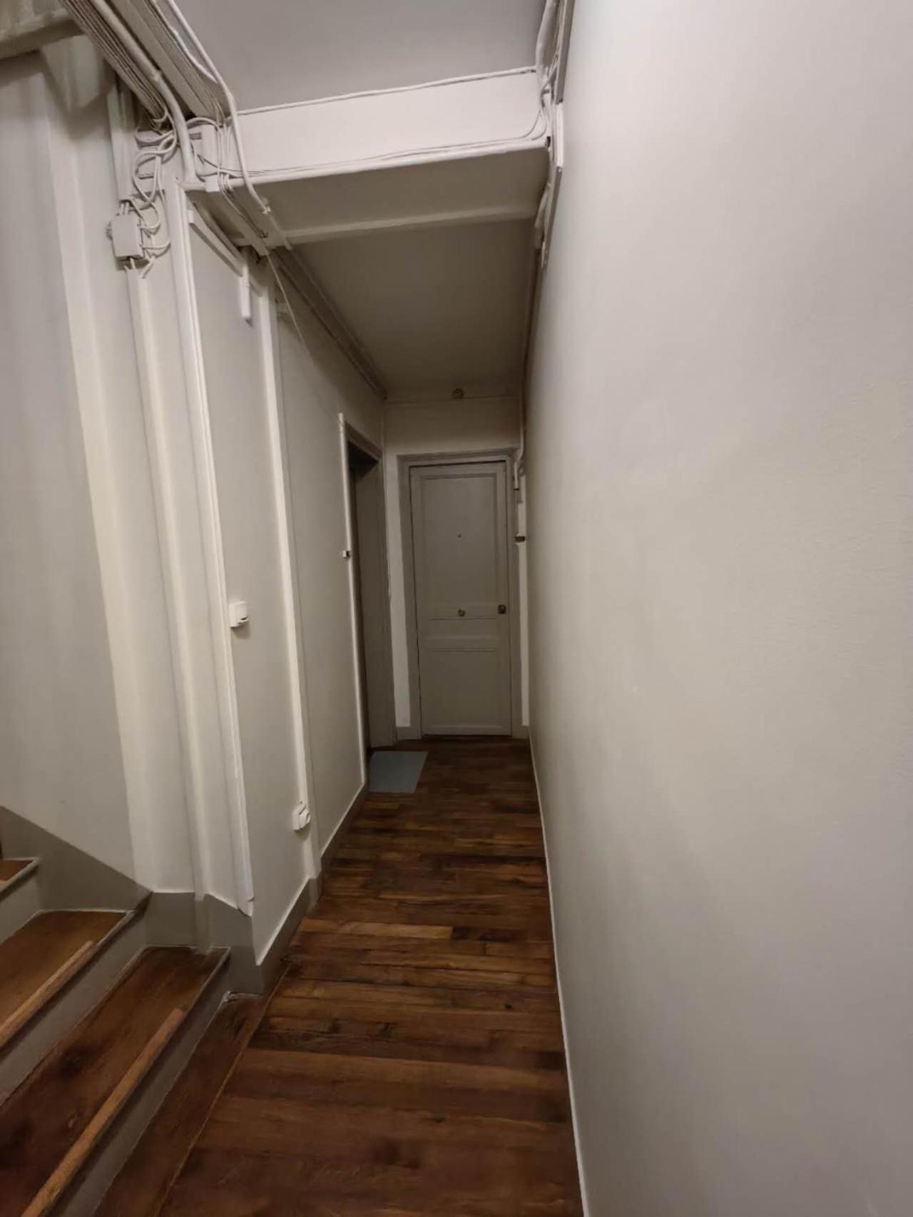 Cozy Little In Apartment Paris