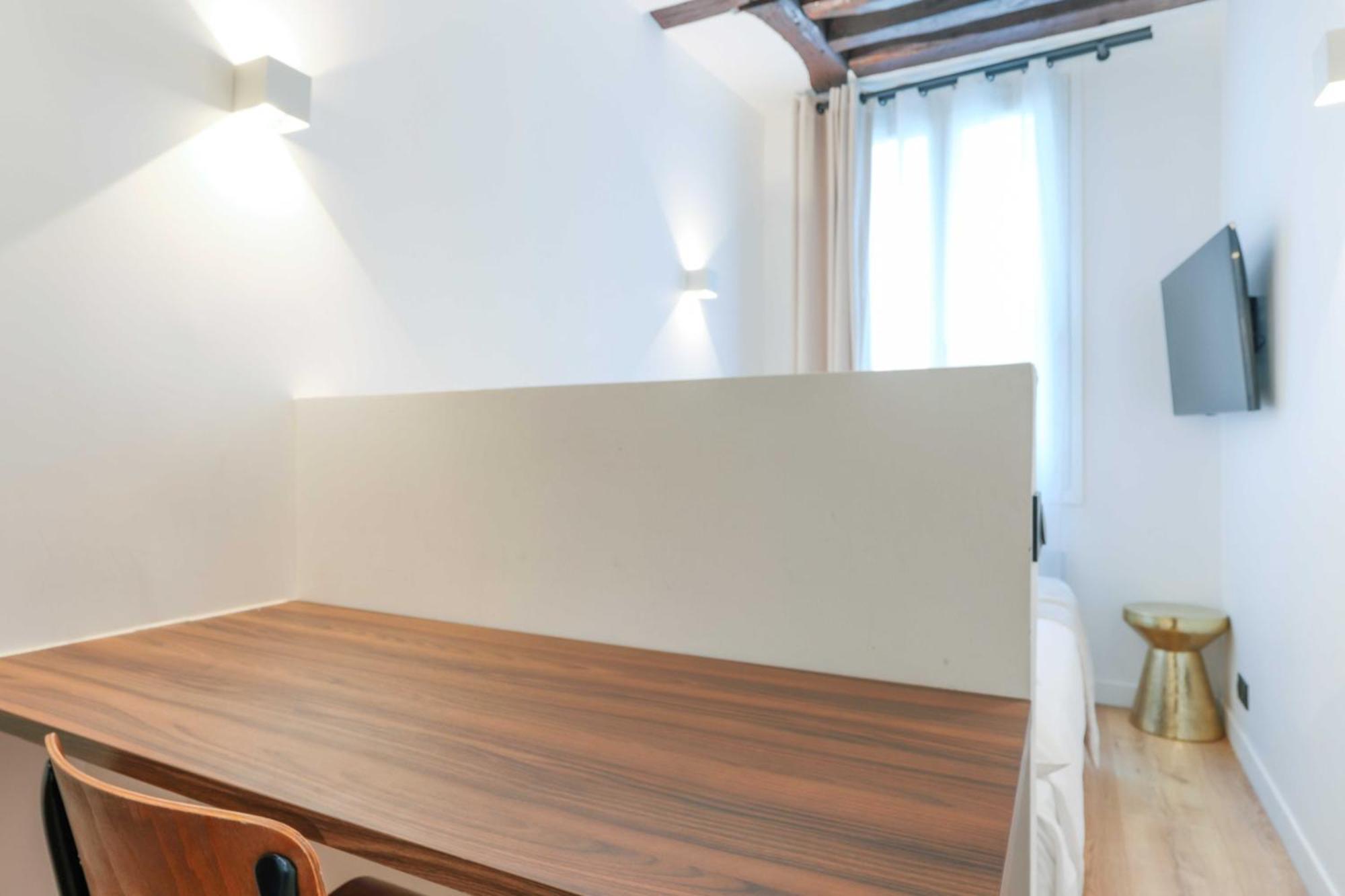 Apartment Superb La Sorbonne Latin Quarter Paris