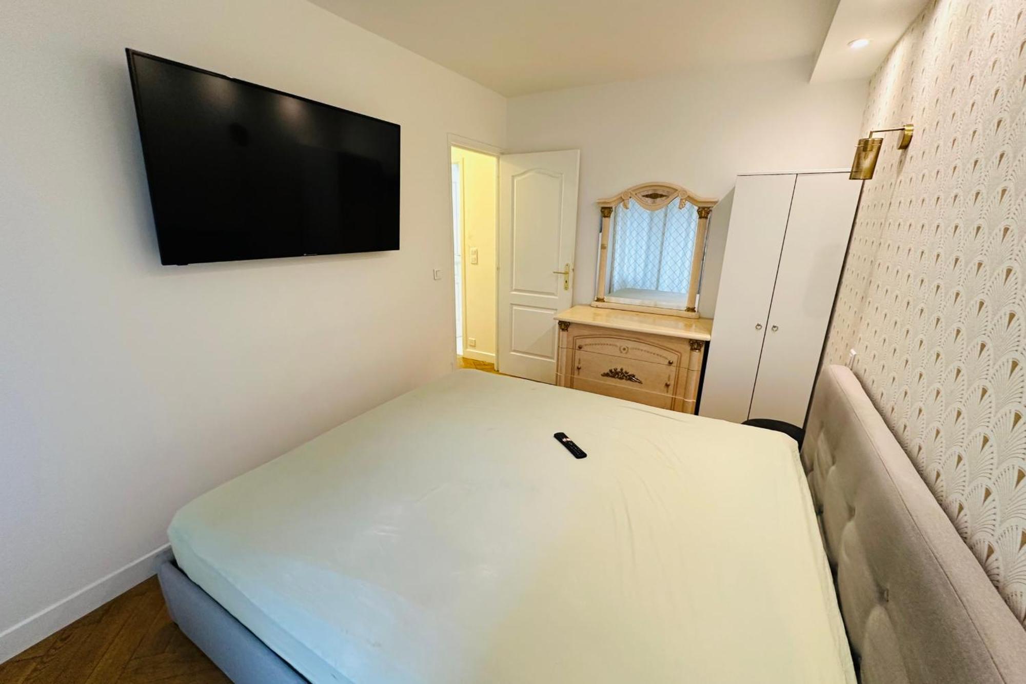 Apartment T3 With Balcony Near The Opera Paris