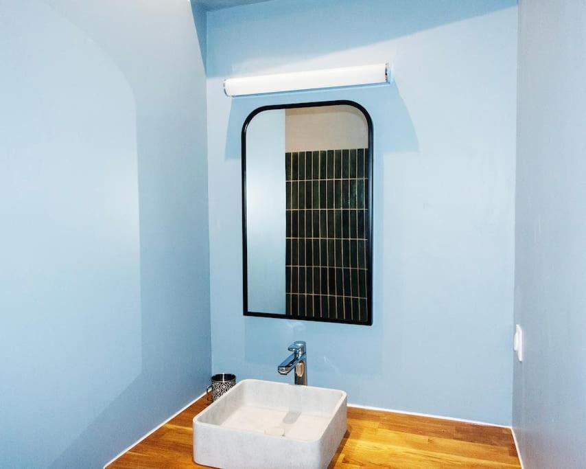 Coeur Du Marais - Grand 2 Apartment *