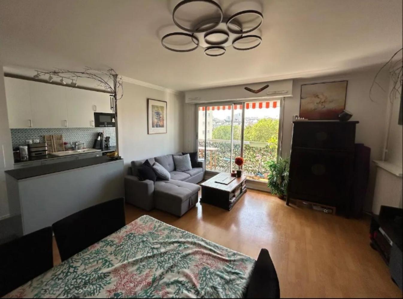Familial 3ch Balcon Tour Eiffel 15min Paris