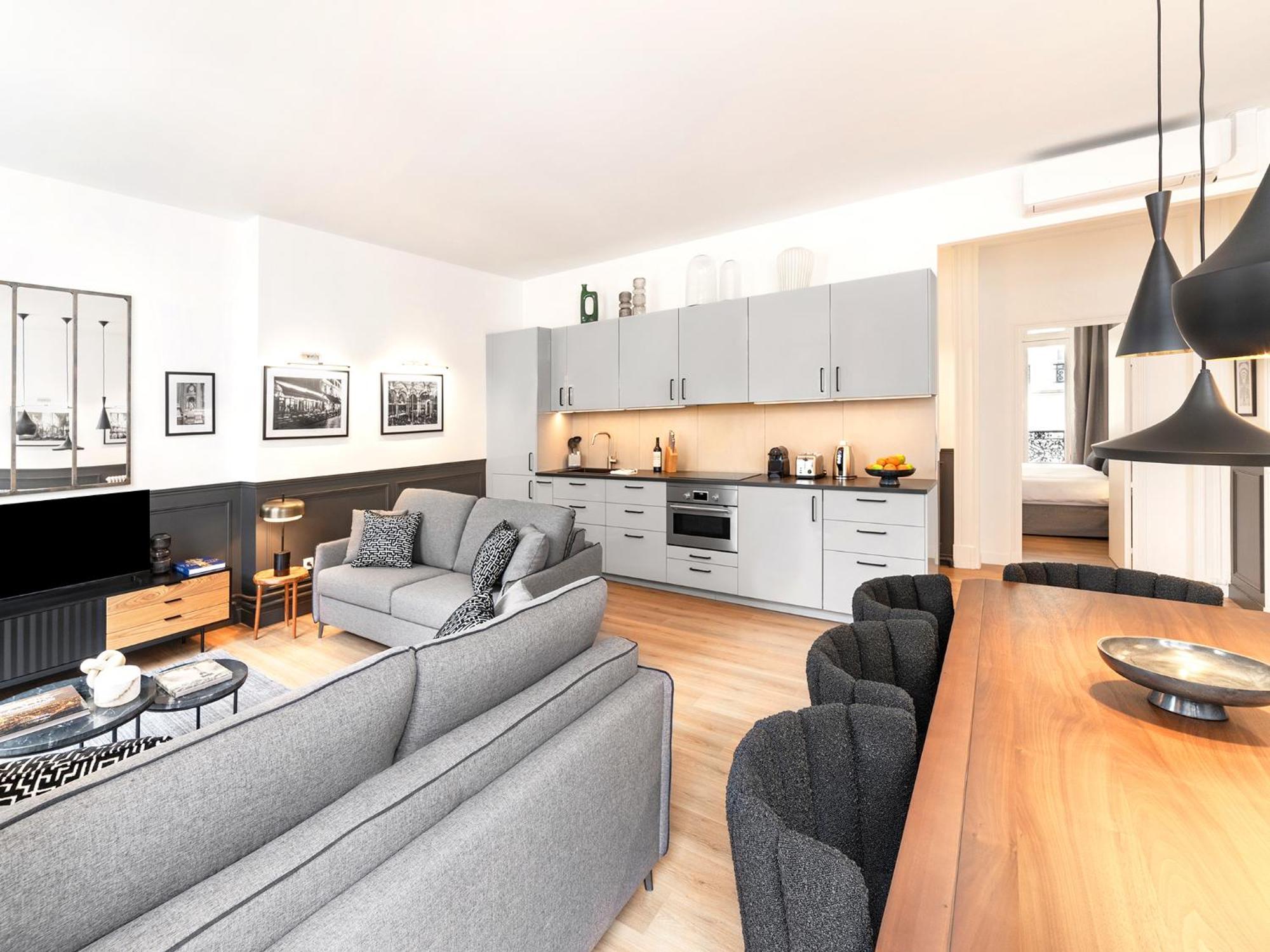 Livinparis Luxury Ac 3 Bedrooms Le Louvre Ii Apartment