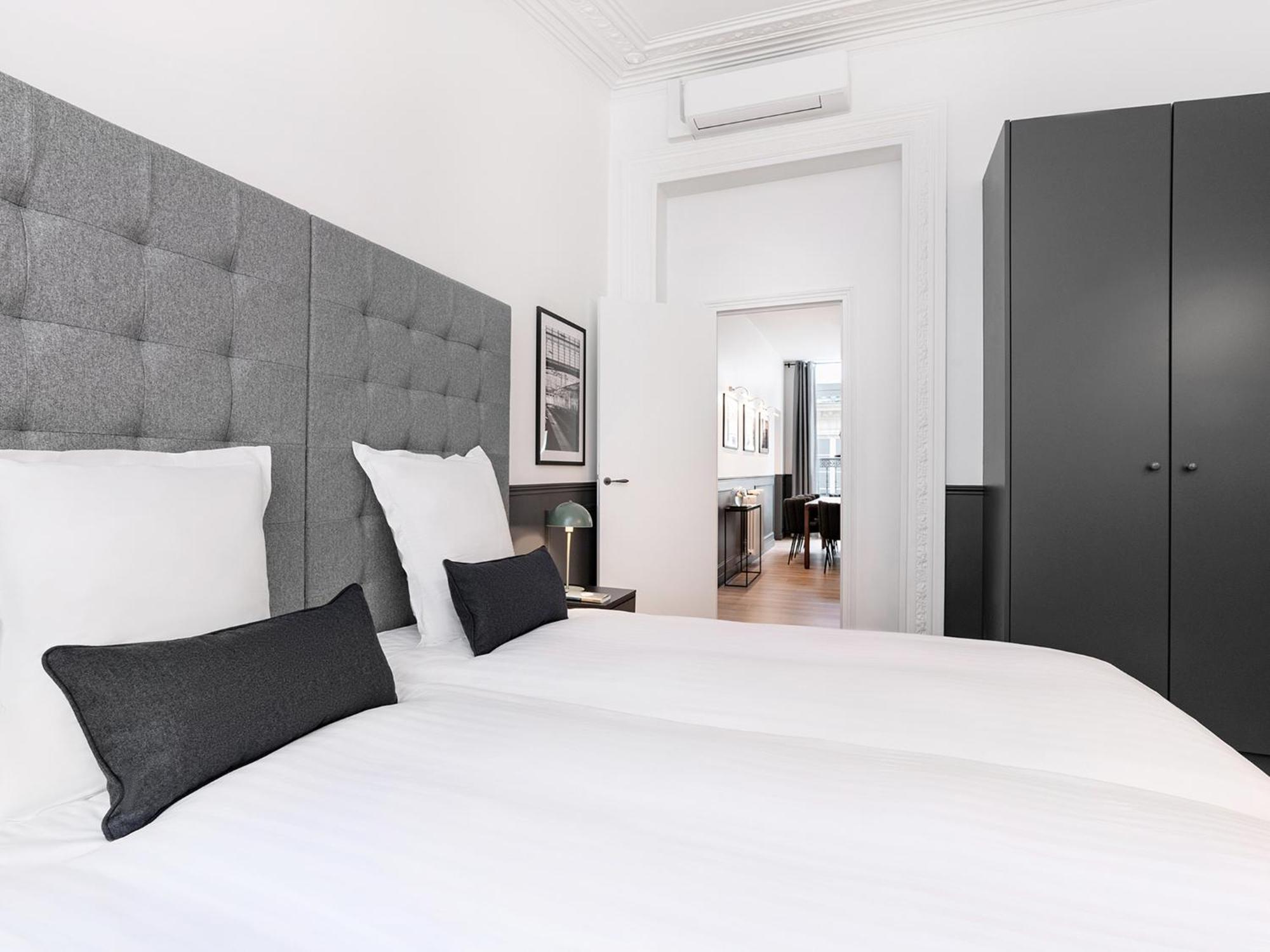Livinparis Luxury Ac 3 Bedrooms Le Louvre Ii Apartment *