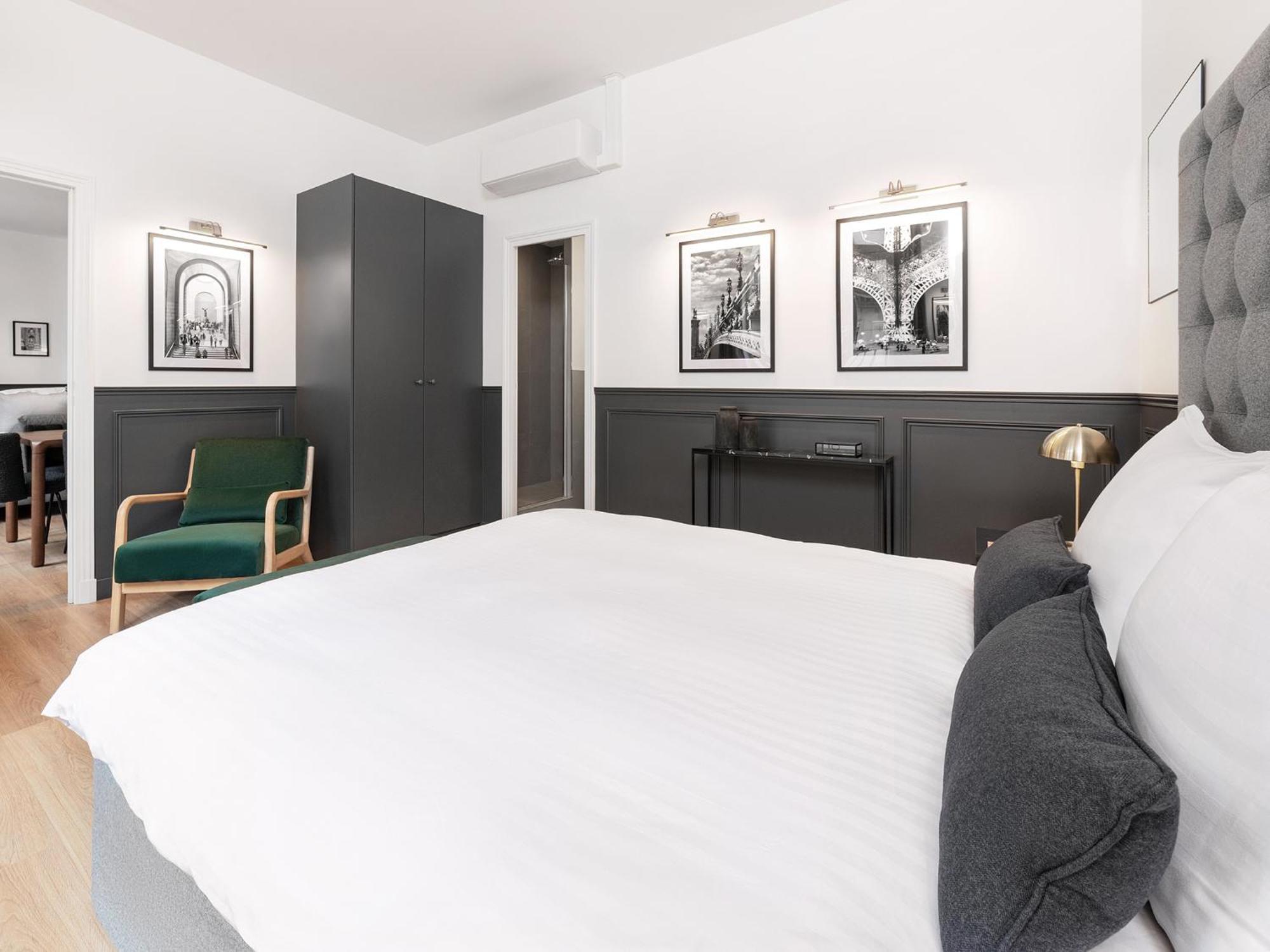 Livinparis Luxury Ac 3 Bedrooms Le Louvre Ii Paris