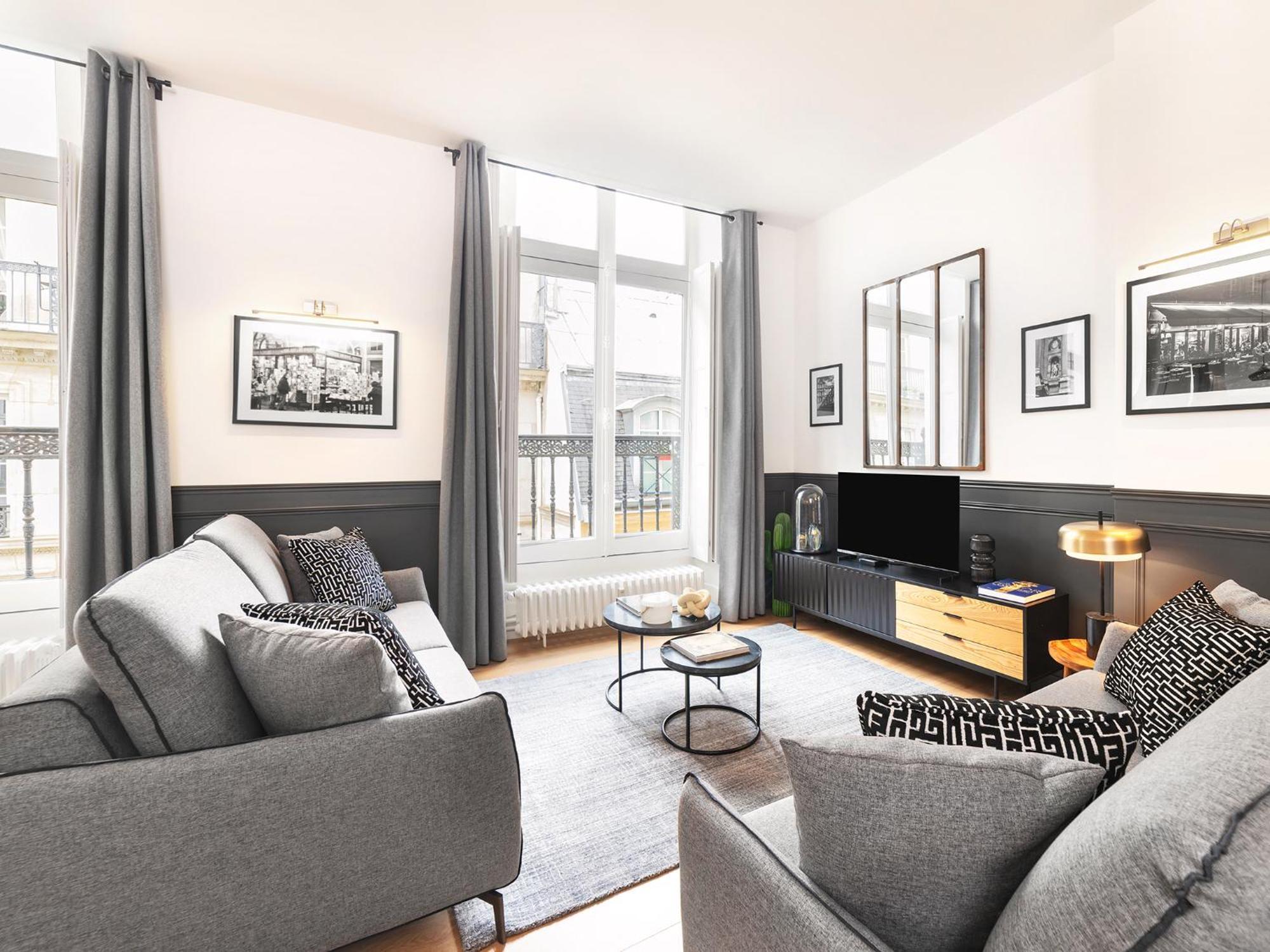 Livinparis Luxury Ac 3 Bedrooms Le Louvre Ii Apartment