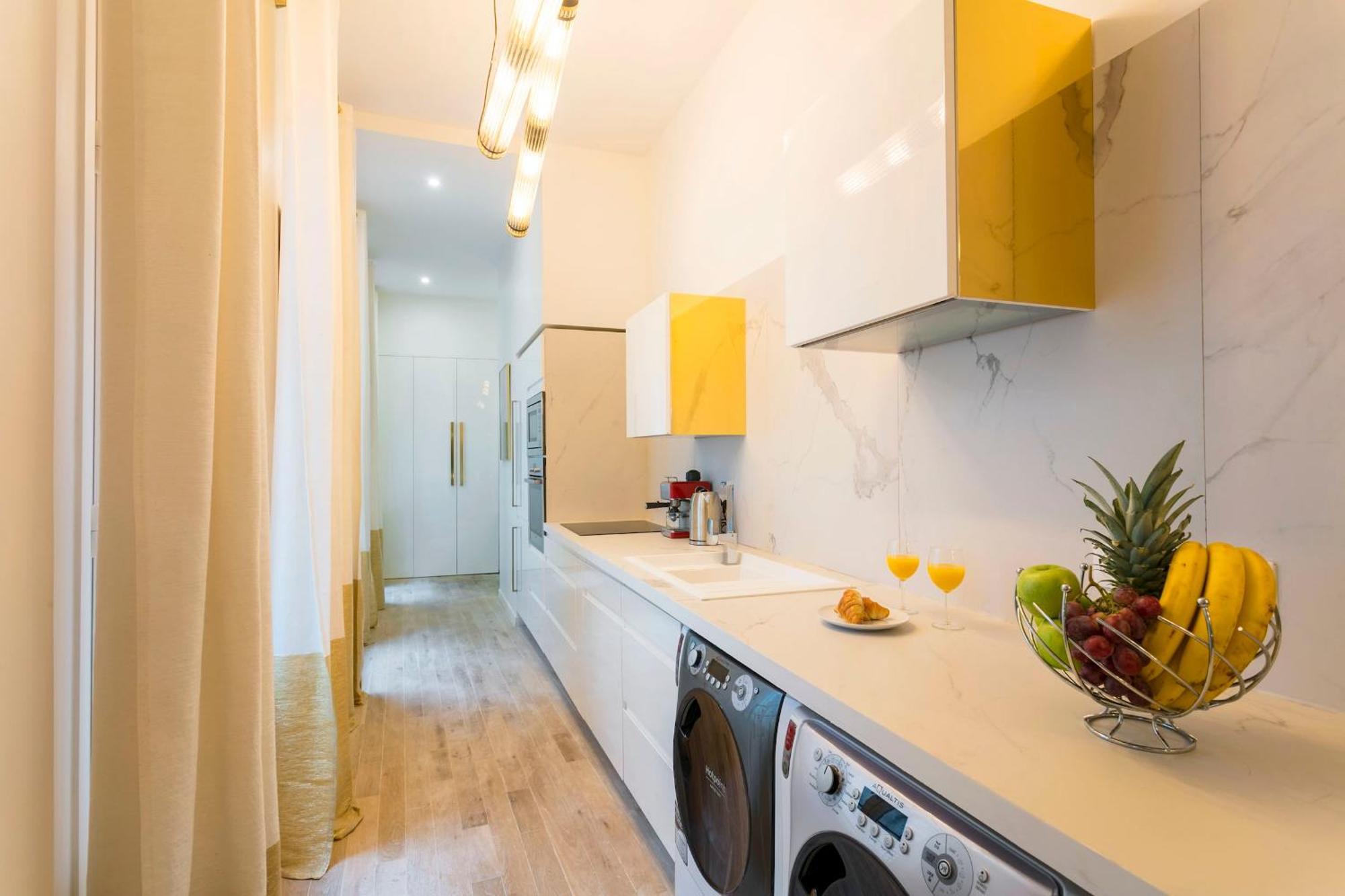 Louvre - 2br - Cityapartmentstay Paris