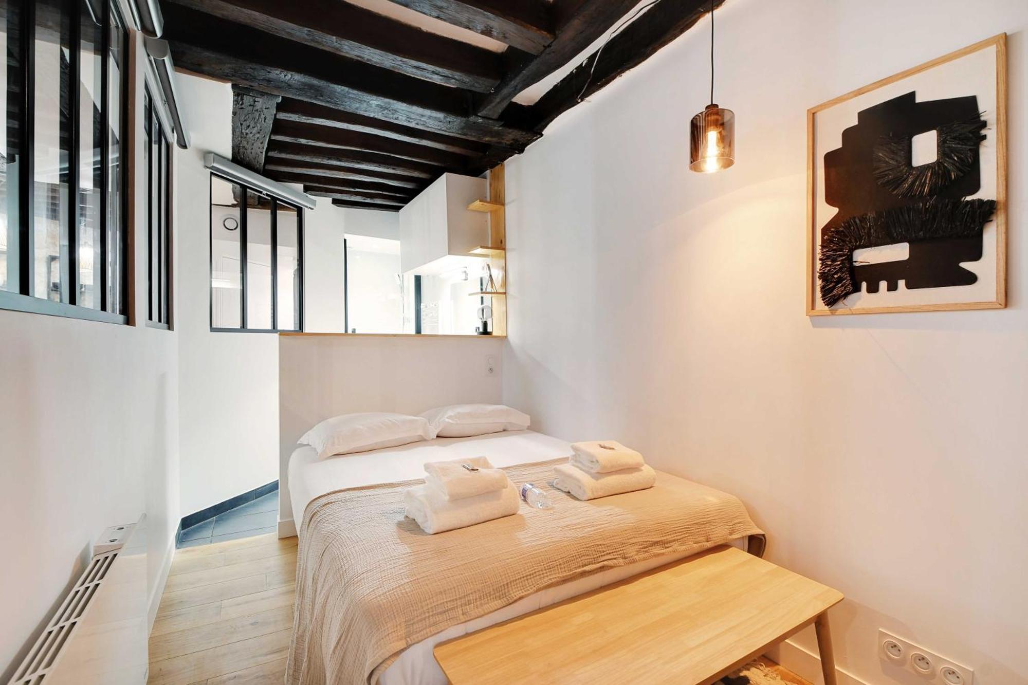 Cosy Hut In The Middle Of Bastille