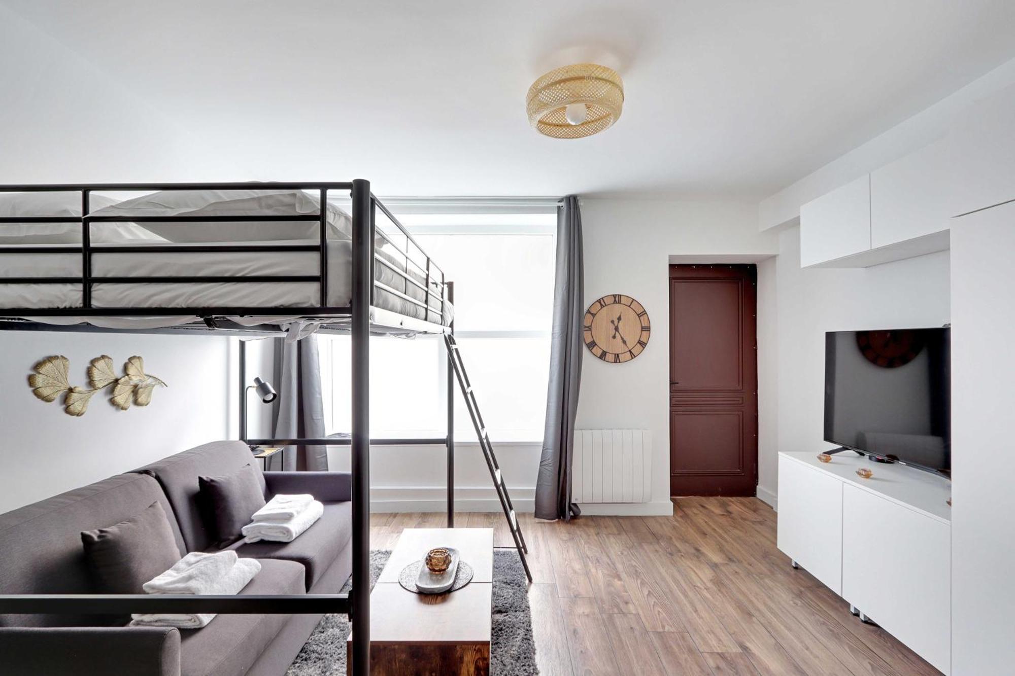 Spacious Studio Cute Neighborhood - Place D'italie Appartement