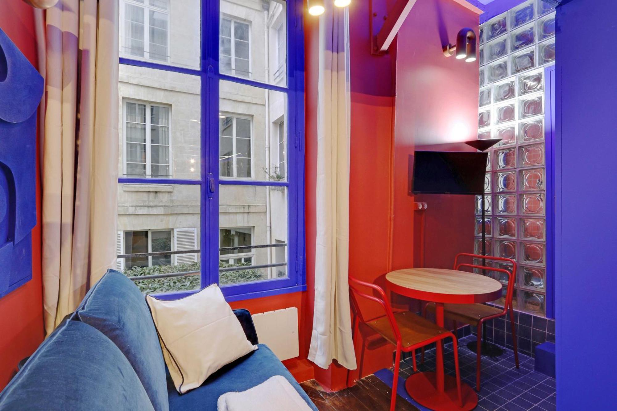 Colourful For 2 - Heart Of Le Marais Paris