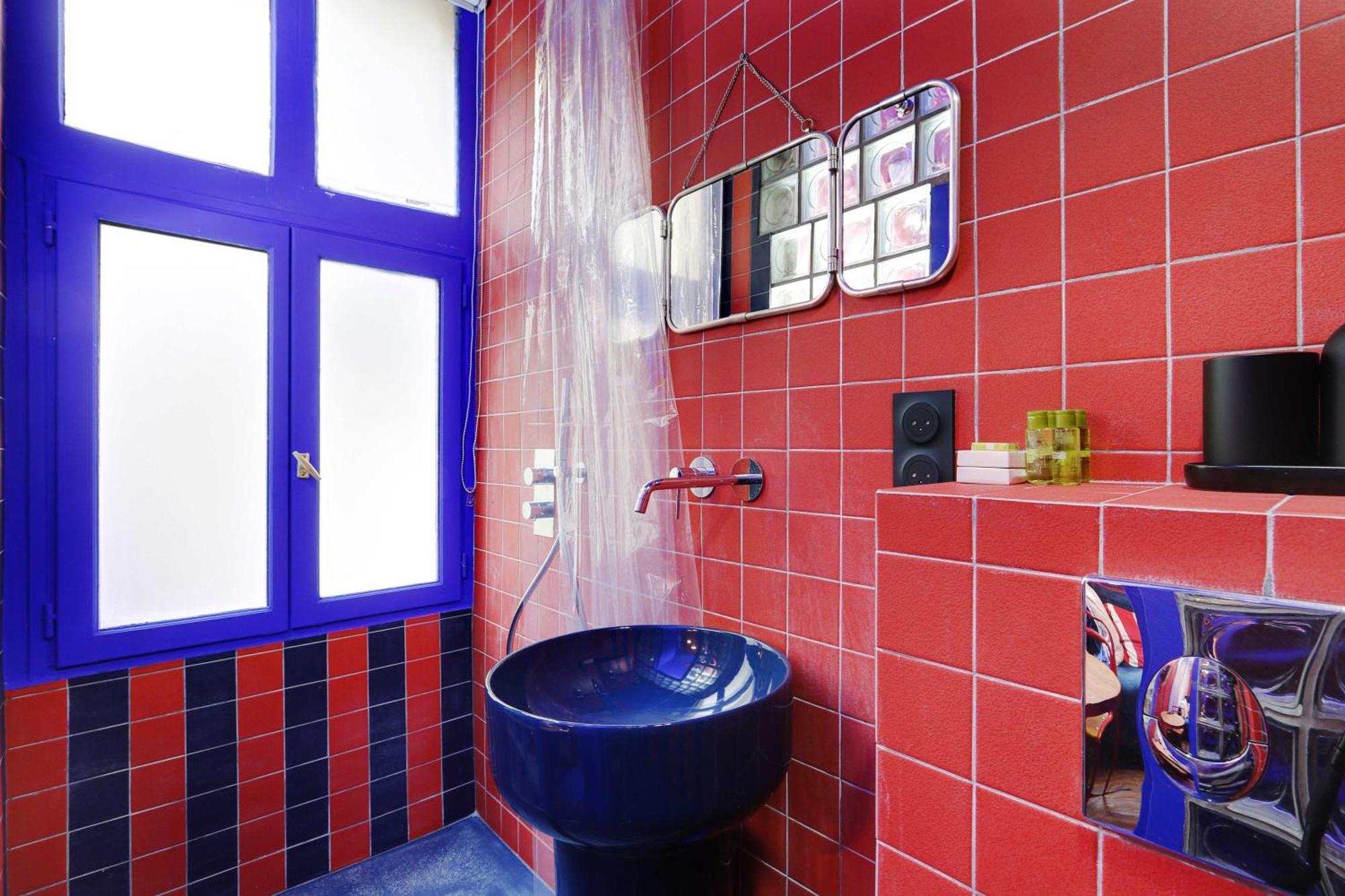 Colourful For 2 - Heart Of Le Marais Apartment
