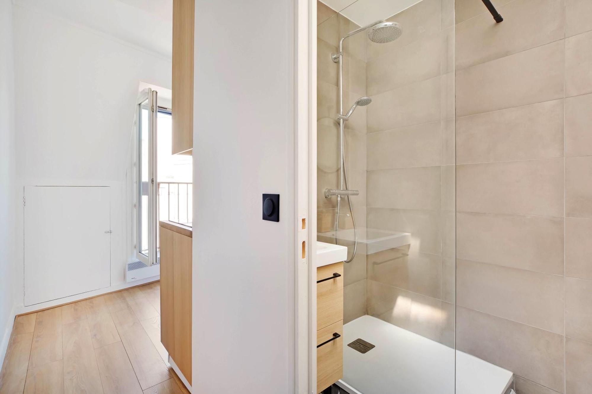 Apartment Superb Bright Clichy Montmartre
