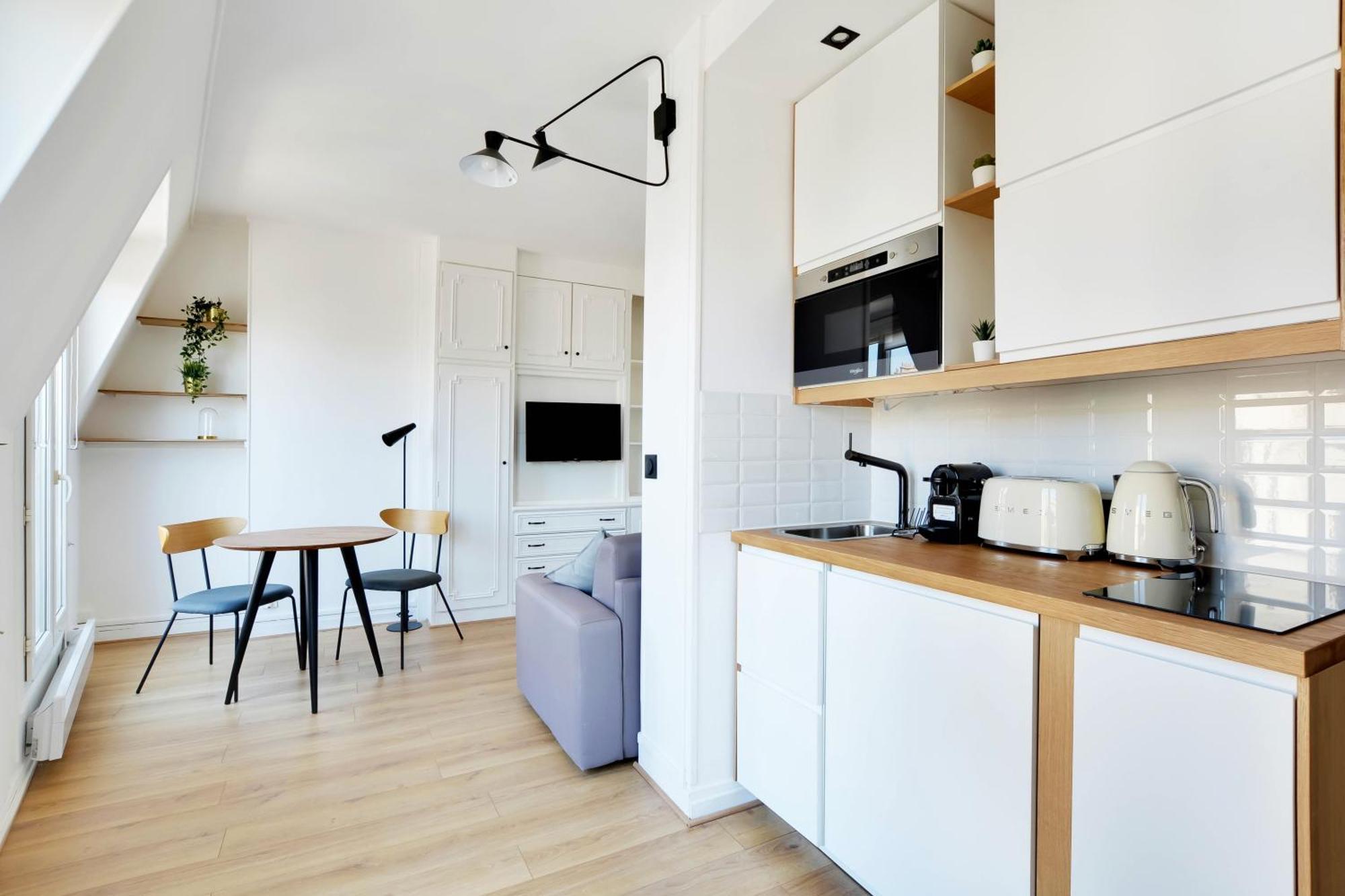 Superb Bright Clichy Montmartre Paris