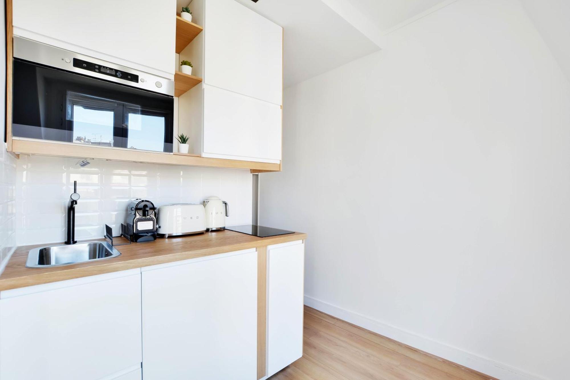 Superb Bright Clichy Montmartre Apartment *