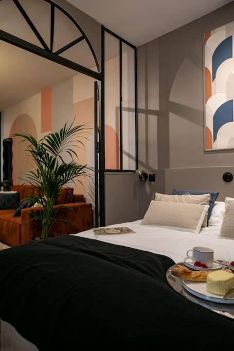 Apartment Sublimappartlamarquisepariscenter2bathr Paris