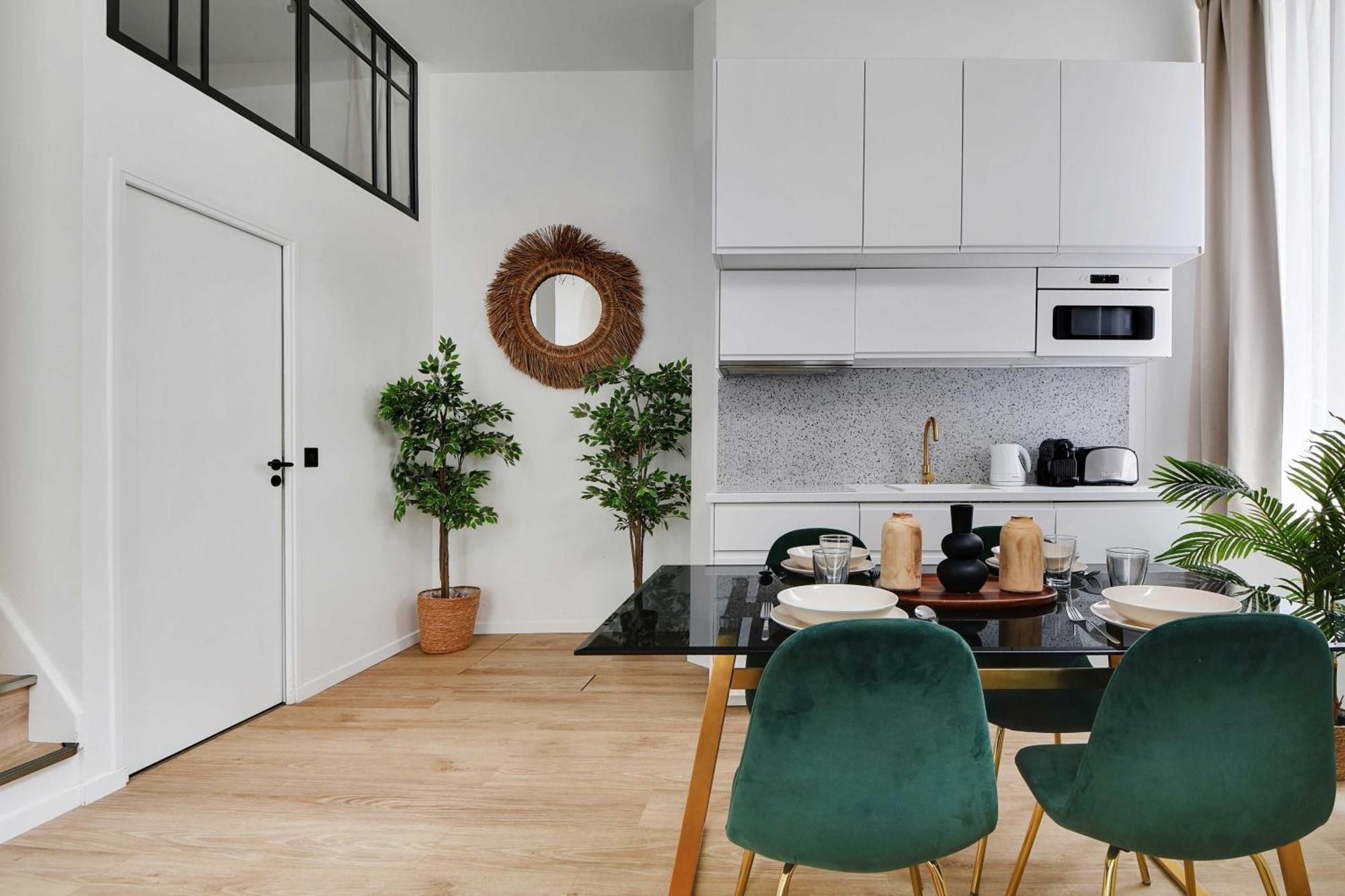 Charming 2br- 4p - Rochechouart Apartment Paris