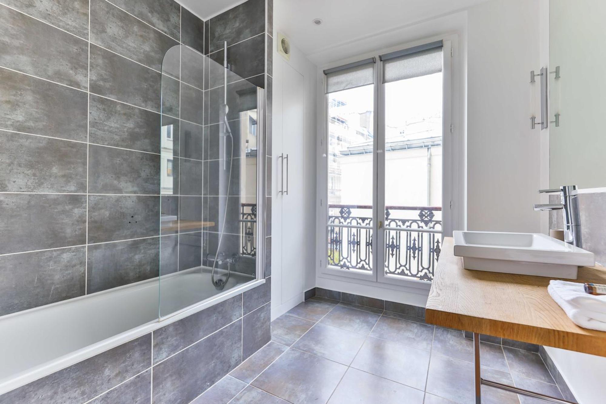 Spacious - 2br-4p - Montmartre-moulin Rouge Apartment *