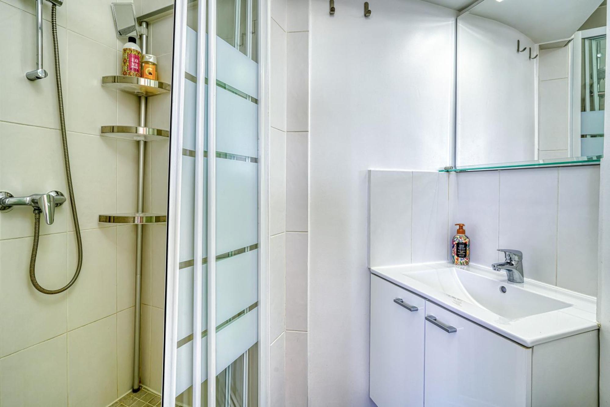 4 People Accord Arena Bercy Apartment *