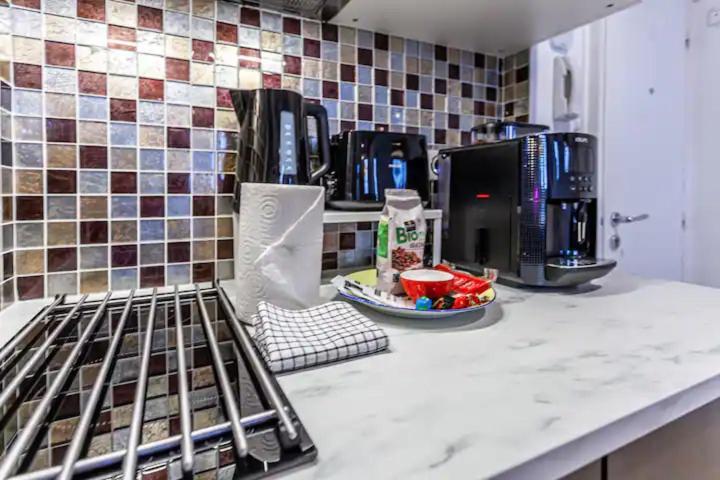 Privatunterkunft At Place Bastille Near Metro And Maris Modern *