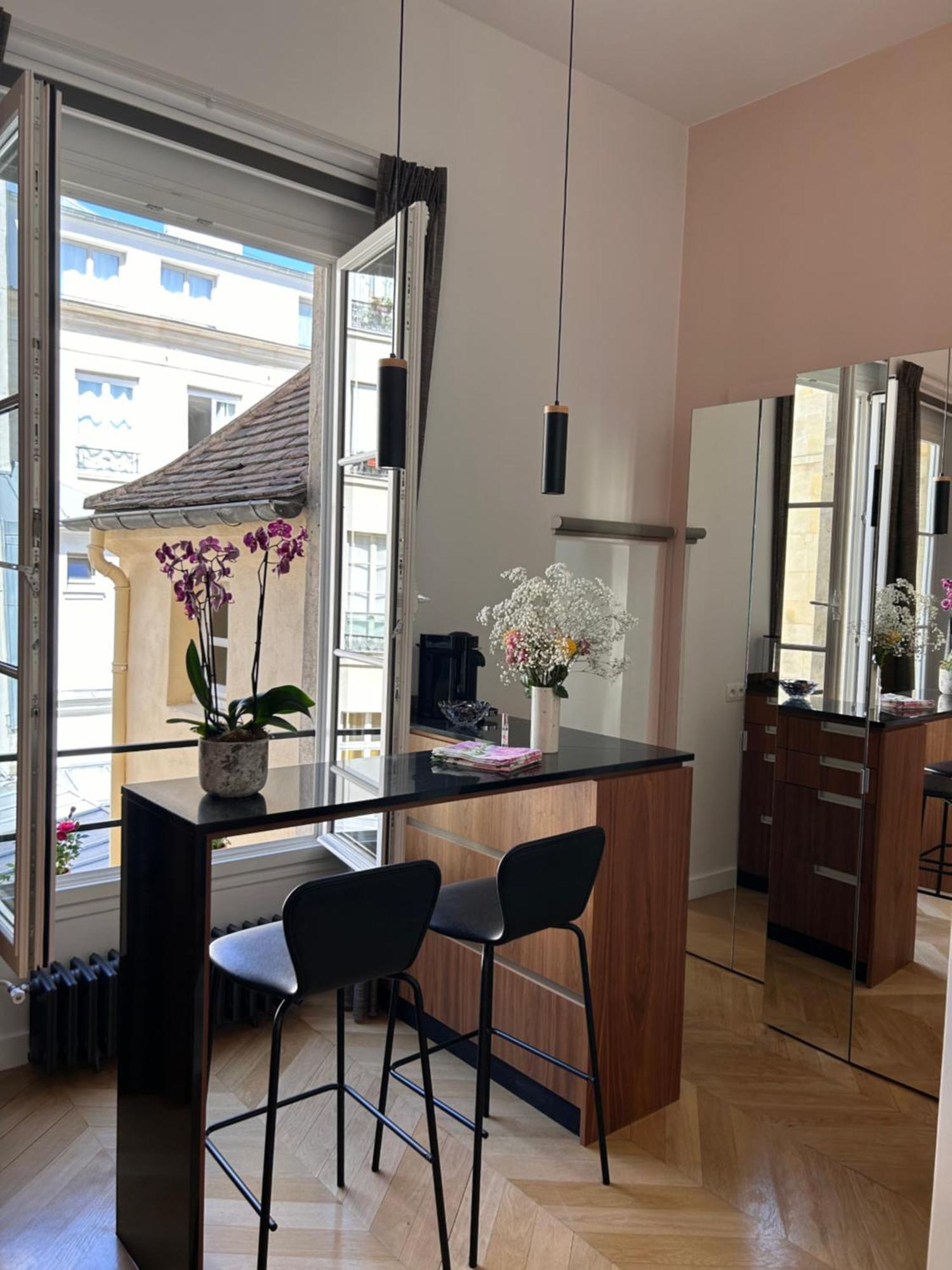 Rose Appartement Paris