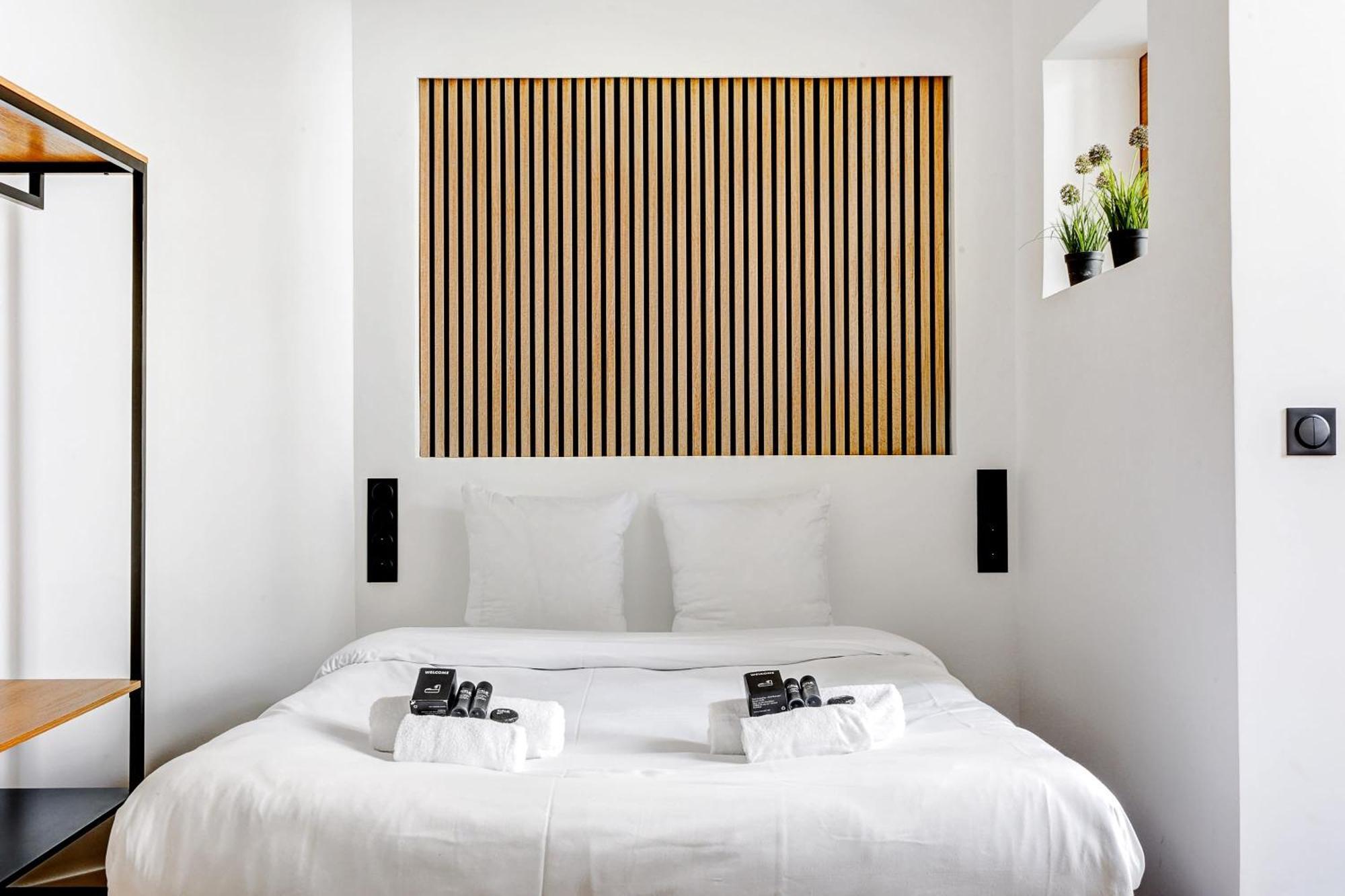 Sur Les Champs Elysees Apartment *