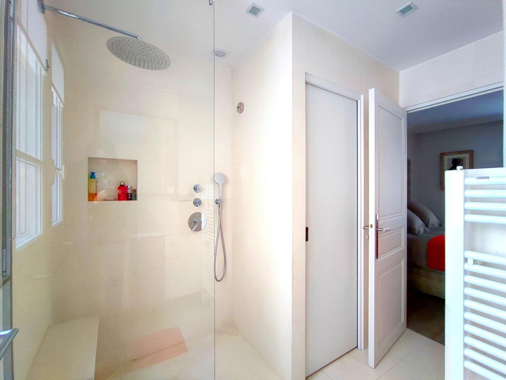 Apartment Rue De L'universite - 7 *